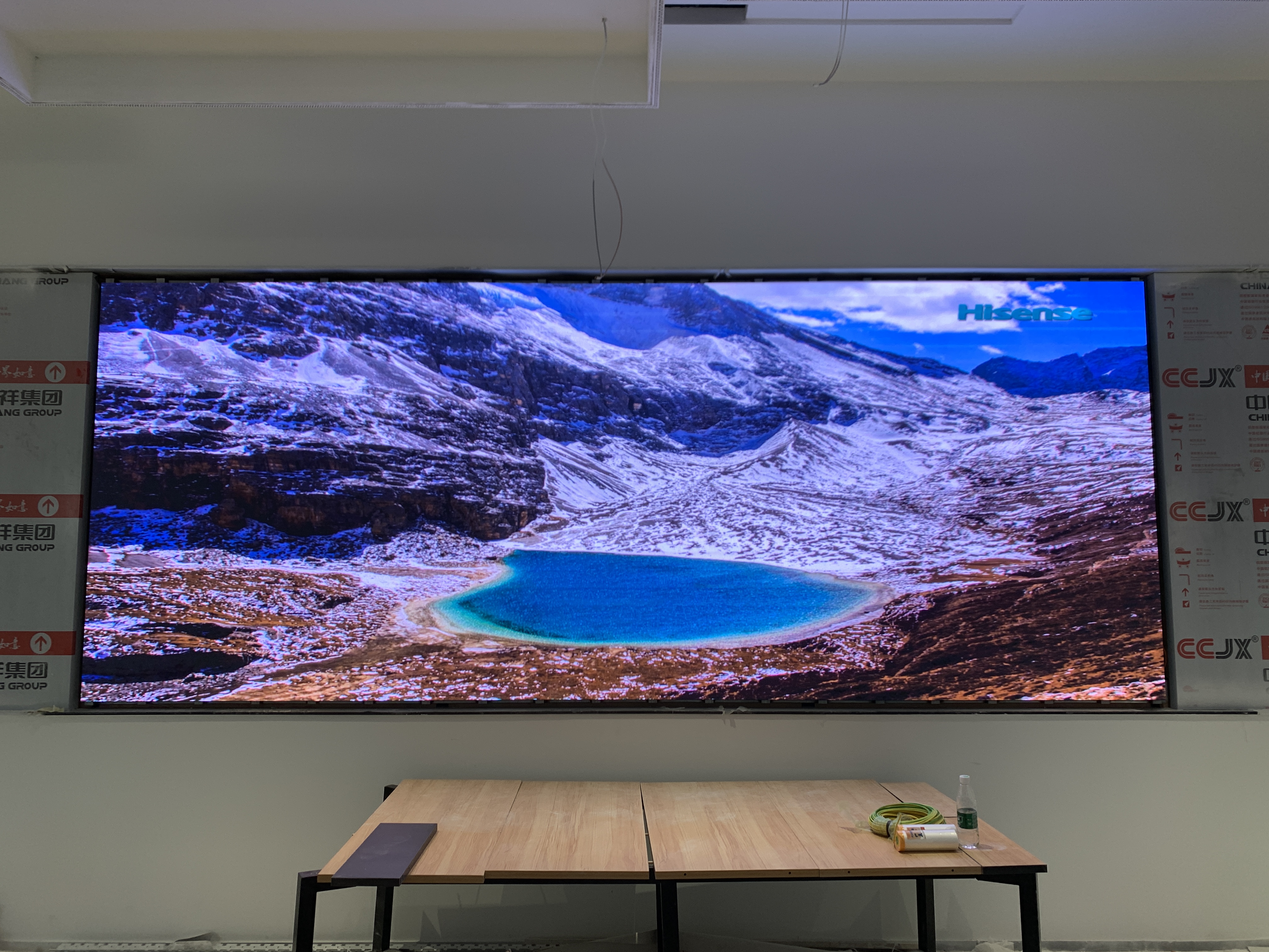 日常維護(hù)中，如何快速定位和修復(fù)顯示屏的局部壞點(diǎn)、花屏問(wèn)題？