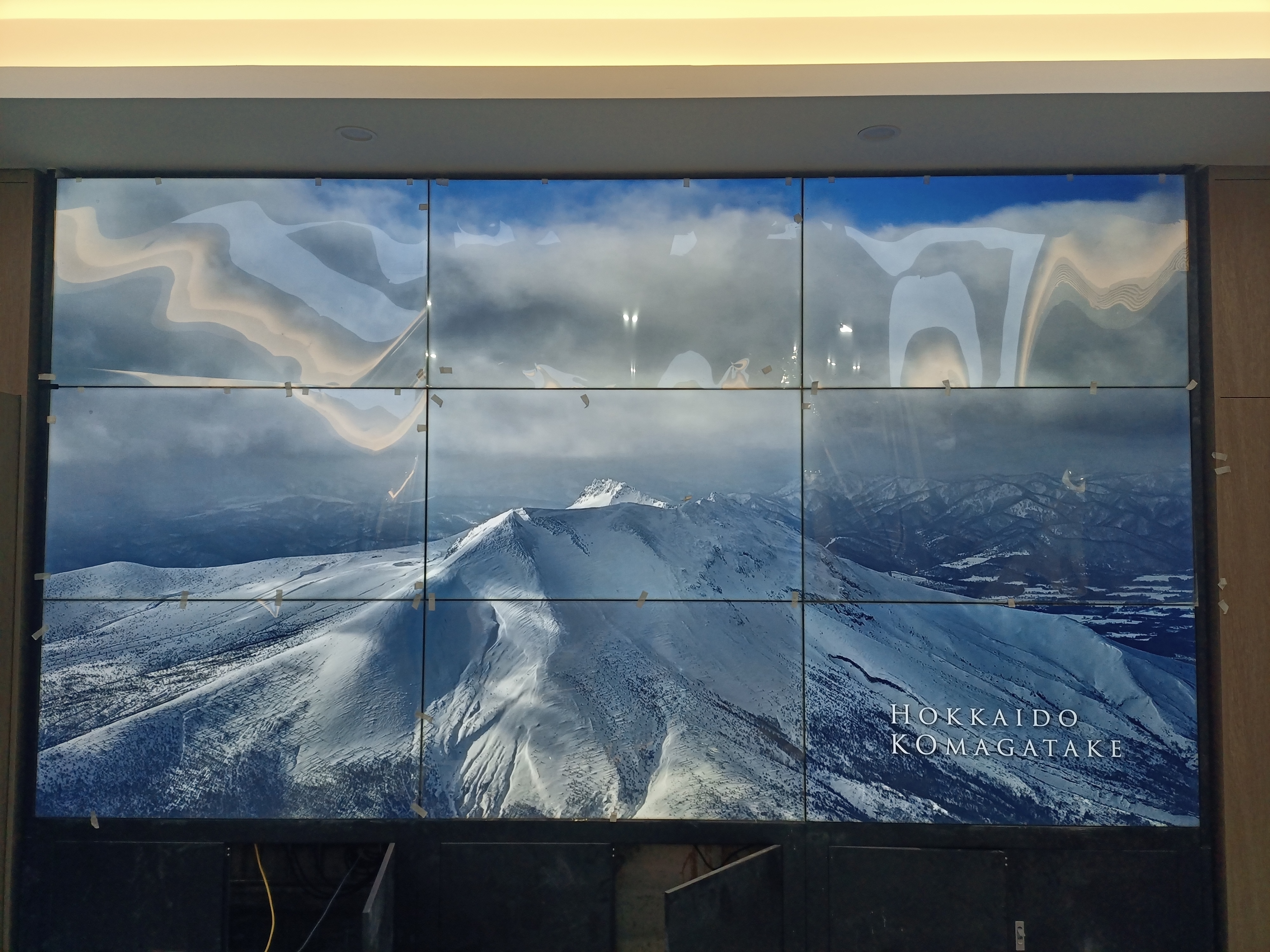  “LED廣告機(jī)裝在門(mén)店左手邊還是右手邊？消費(fèi)者動(dòng)線(xiàn)黃金位選取法”