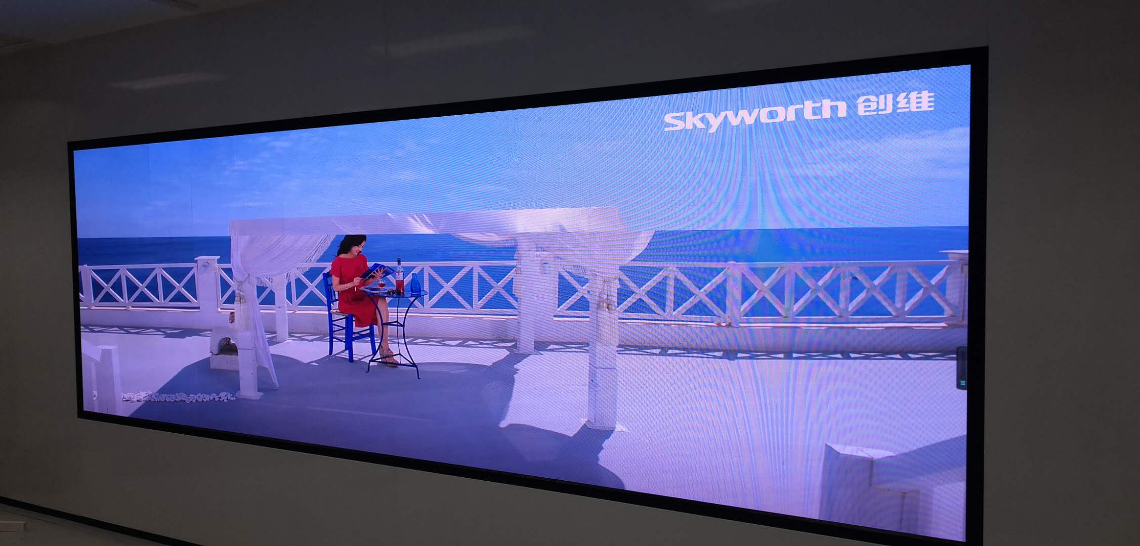 不同場景（像會議室、舞臺、戶外廣告）選LED屏，關(guān)鍵看哪些參數(shù)呀？