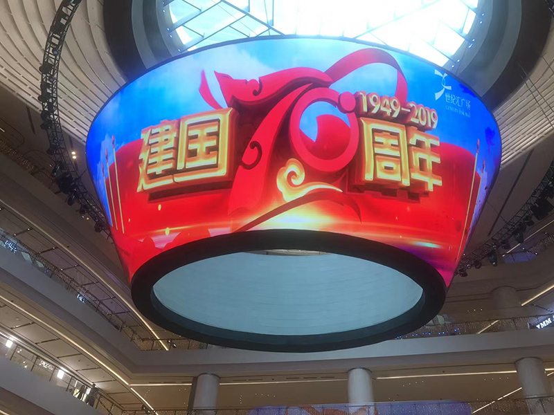 公司花20萬(wàn)裝修的會(huì)議室，竟被客戶(hù)吐槽‘像網(wǎng)吧’？高級(jí)感會(huì)議室的屏幕選擇秘訣”